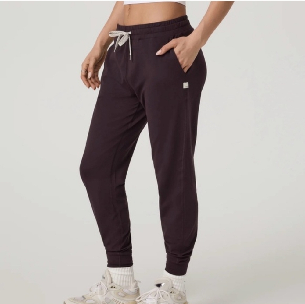 Vuori Performance Jogger Drawstring Pants in color Raisin